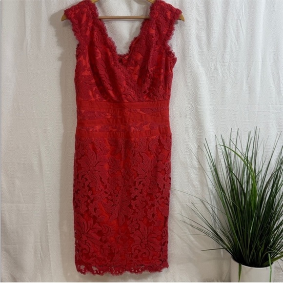 Tadashi Shoji Red Lace Pencil Dress Size 8 - Picture 3 of 12